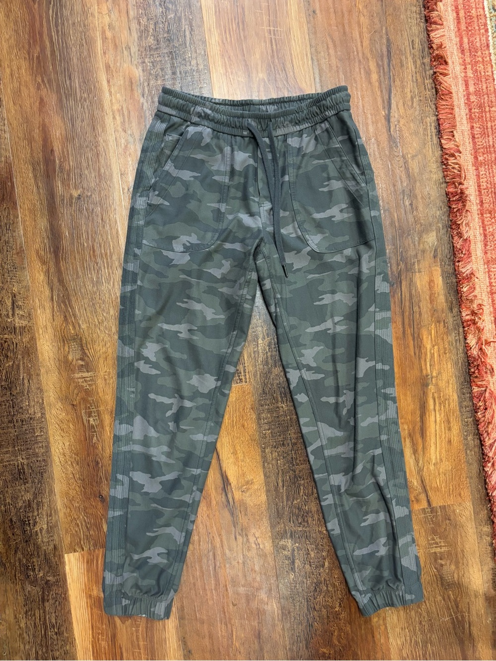 Women’s Athleta Camo Jogger Pants - Green Camouflage